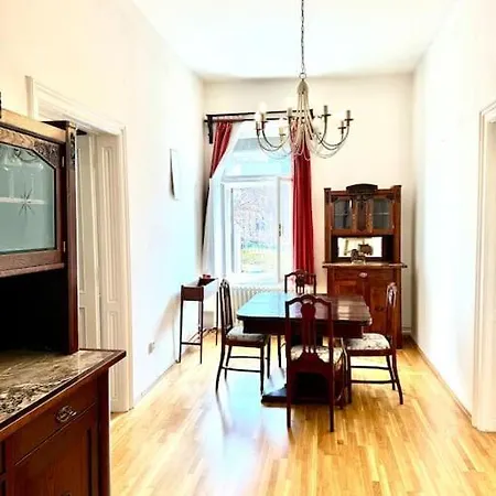 Unique In The Center Apartment