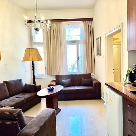 Апартаменти Unique In The Center *